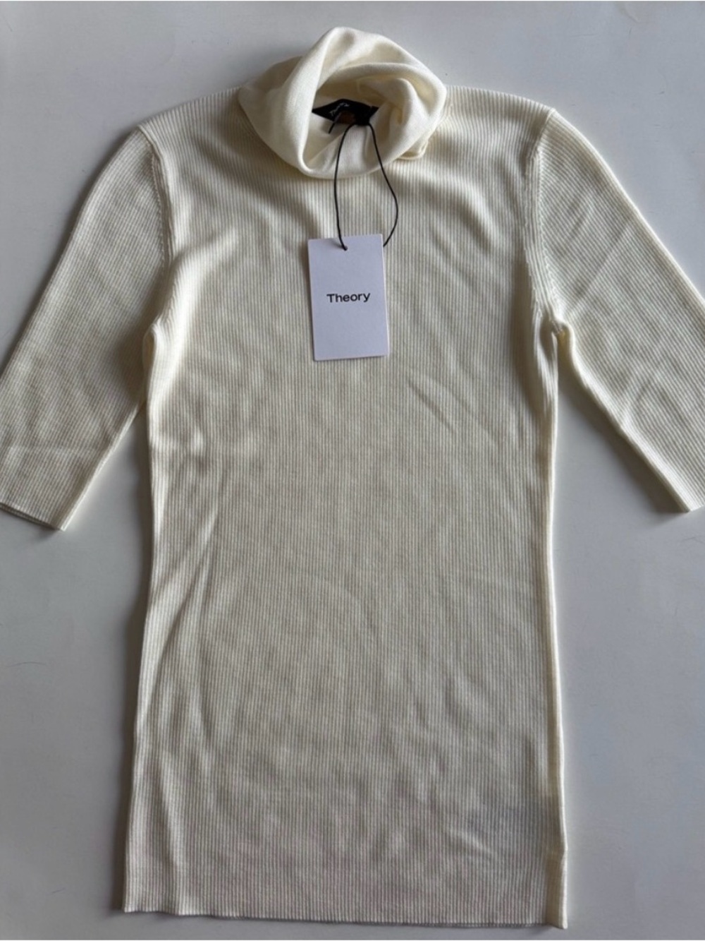 Theory Leenda Short-sleeve Turtleneck - Picture 10 of 11
